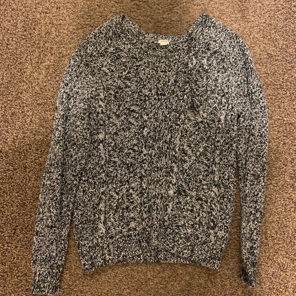 Black & white sweater